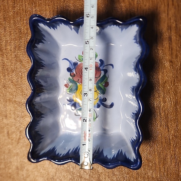 Vestal Scalloped Ceramic Dish - Picture 4 of 6